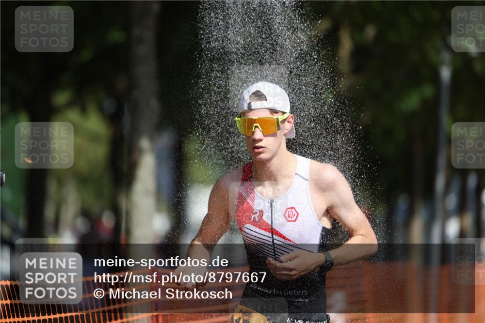 07.09.2025 - 19. Norderstedt Triathlon Michael Strokosch http://msf.ph/oto/8797667 07.09.2025 11:57:04 Laufen 1176, 1195 meine-sportfotos.de