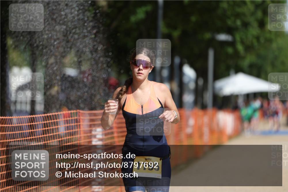 07.09.2025 - 19. Norderstedt Triathlon Michael Strokosch http://msf.ph/oto/8797692 07.09.2025 11:57:05 Laufen 1176, 1195 meine-sportfotos.de