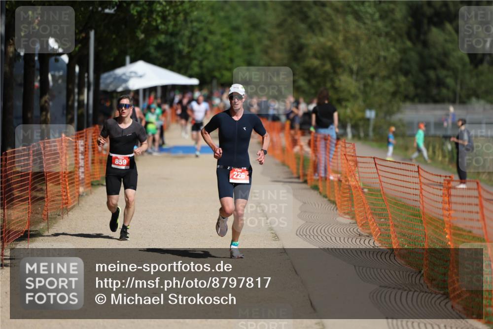 07.09.2025 - 19. Norderstedt Triathlon Michael Strokosch http://msf.ph/oto/8797817 07.09.2025 12:23:34 Laufen 226, 859 meine-sportfotos.de