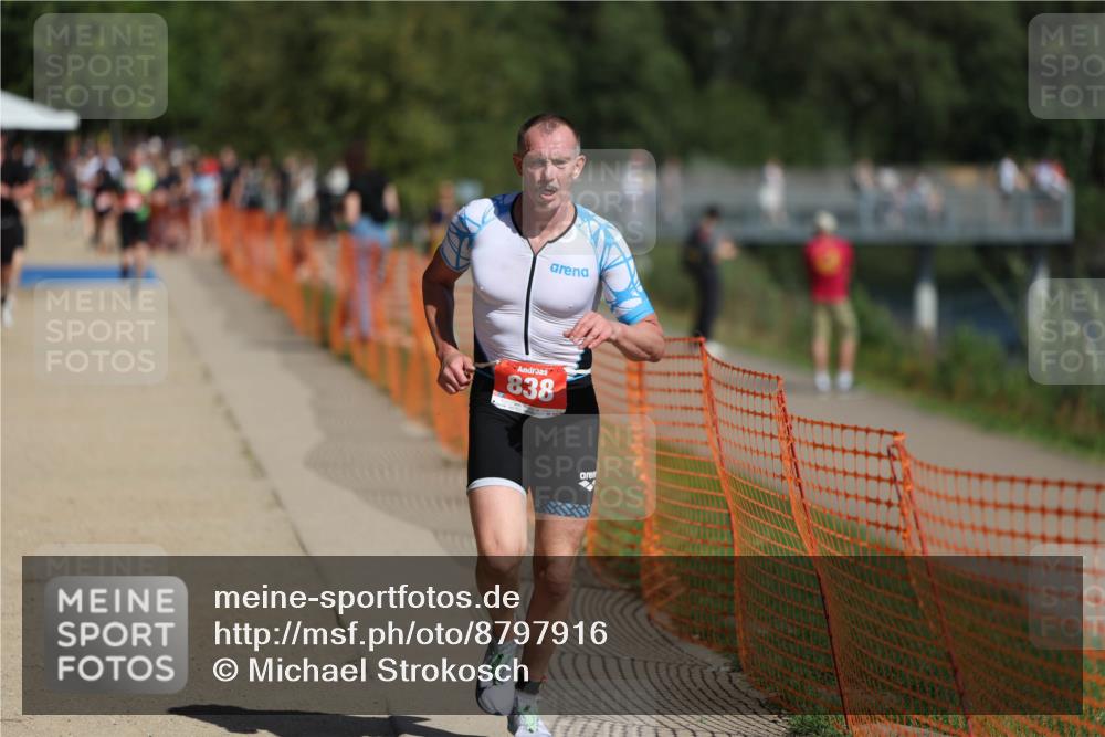 07.09.2025 - 19. Norderstedt Triathlon Michael Strokosch http://msf.ph/oto/8797916 07.09.2025 12:23:49 Laufen 152, 838 meine-sportfotos.de