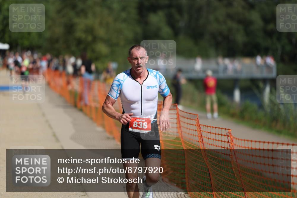 07.09.2025 - 19. Norderstedt Triathlon Michael Strokosch http://msf.ph/oto/8797920 07.09.2025 12:23:49 Laufen 152, 838 meine-sportfotos.de