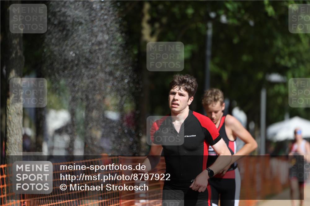 07.09.2025 - 19. Norderstedt Triathlon Michael Strokosch http://msf.ph/oto/8797922 07.09.2025 11:57:21 Laufen 1153, 1162, 1199 meine-sportfotos.de