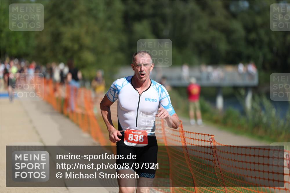 07.09.2025 - 19. Norderstedt Triathlon Michael Strokosch http://msf.ph/oto/8797924 07.09.2025 12:23:50 Laufen 152, 838 meine-sportfotos.de