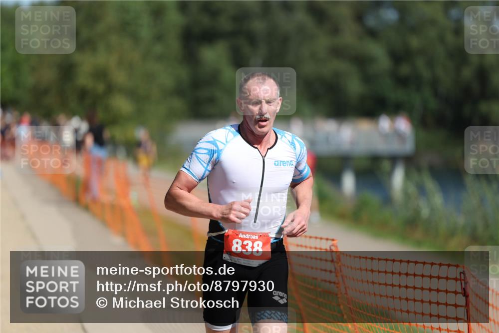 07.09.2025 - 19. Norderstedt Triathlon Michael Strokosch http://msf.ph/oto/8797930 07.09.2025 12:23:50 Laufen 152, 838 meine-sportfotos.de
