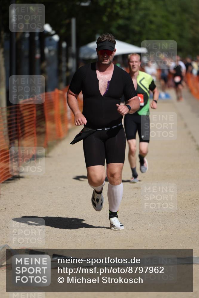 07.09.2025 - 19. Norderstedt Triathlon Michael Strokosch http://msf.ph/oto/8797962 07.09.2025 12:23:59 Laufen 138, 281 meine-sportfotos.de