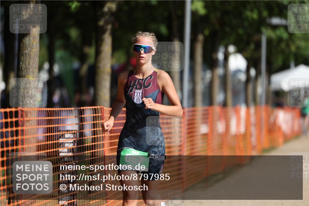 07.09.2025 - 19. Norderstedt Triathlon Michael Strokosch http://msf.ph/oto/8797985 07.09.2025 10:54:19 Laufen 657 meine-sportfotos.de