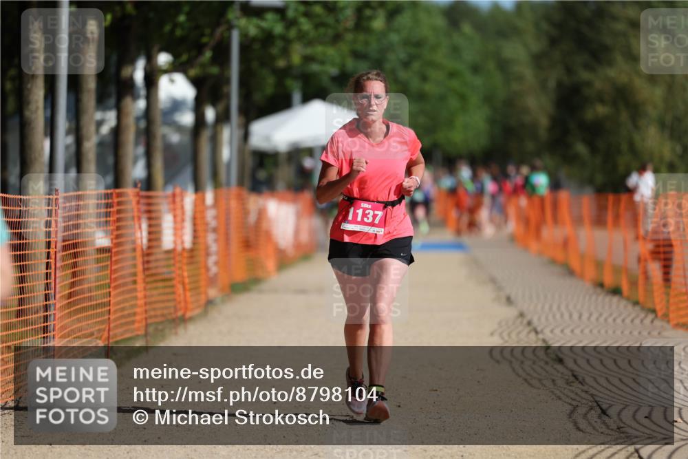 07.09.2025 - 19. Norderstedt Triathlon Michael Strokosch http://msf.ph/oto/8798104 07.09.2025 10:54:32 Laufen 1137, 1143 meine-sportfotos.de