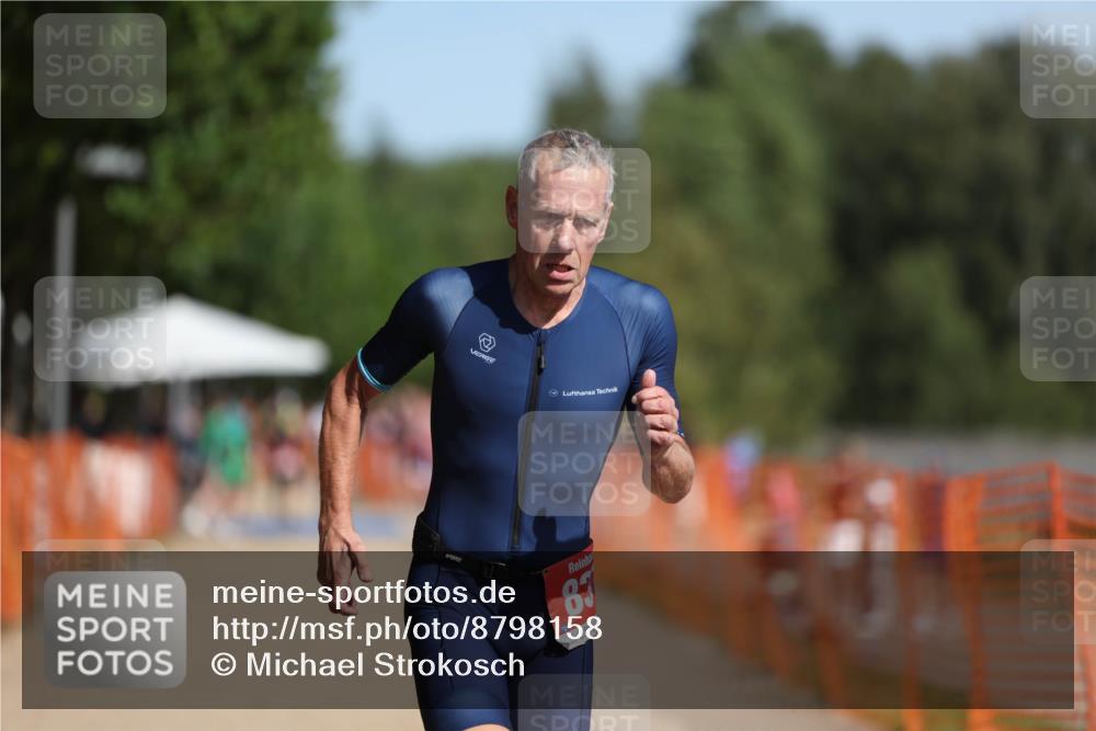 07.09.2025 - 19. Norderstedt Triathlon Michael Strokosch http://msf.ph/oto/8798158 07.09.2025 11:57:30 Laufen 837, 1153 meine-sportfotos.de