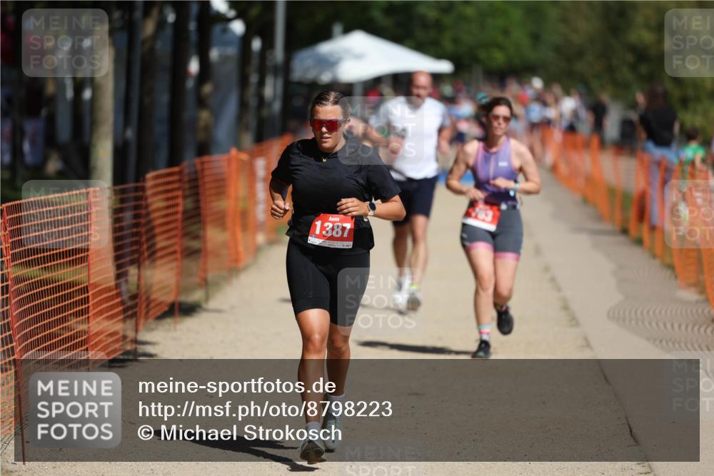 07.09.2025 - 19. Norderstedt Triathlon Michael Strokosch http://msf.ph/oto/8798223 07.09.2025 12:24:58 Laufen 763, 861, 1387 meine-sportfotos.de