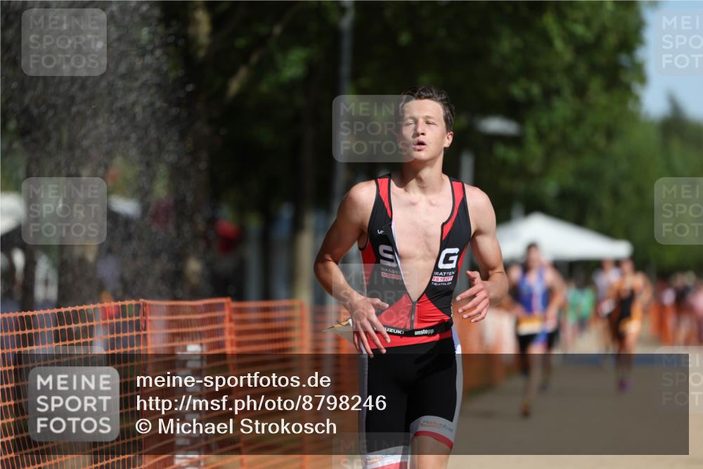 07.09.2025 - 19. Norderstedt Triathlon Michael Strokosch http://msf.ph/oto/8798246 07.09.2025 11:57:48 Laufen 300, 1179, 1186 meine-sportfotos.de
