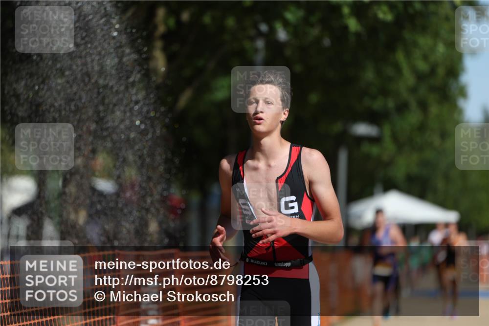07.09.2025 - 19. Norderstedt Triathlon Michael Strokosch http://msf.ph/oto/8798253 07.09.2025 11:57:48 Laufen 300, 1179, 1186 meine-sportfotos.de