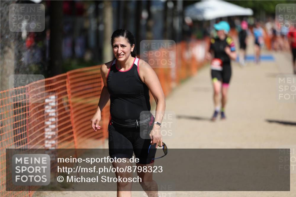 07.09.2025 - 19. Norderstedt Triathlon Michael Strokosch http://msf.ph/oto/8798323 07.09.2025 12:25:15 Laufen 299, 1367, 1380 meine-sportfotos.de