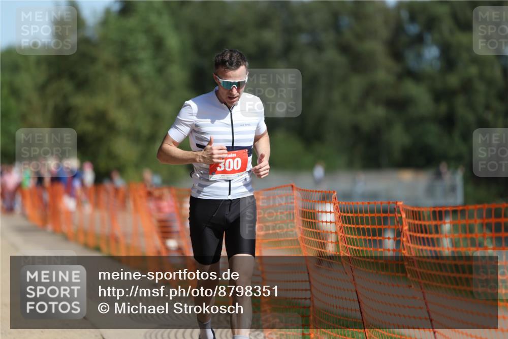 07.09.2025 - 19. Norderstedt Triathlon Michael Strokosch http://msf.ph/oto/8798351 07.09.2025 11:57:52 Laufen 300, 1179, 1186, 1211 meine-sportfotos.de