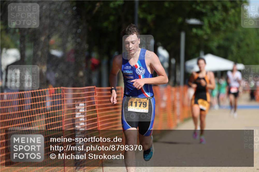 07.09.2025 - 19. Norderstedt Triathlon Michael Strokosch http://msf.ph/oto/8798370 07.09.2025 11:57:53 Laufen 300, 1179, 1211 meine-sportfotos.de