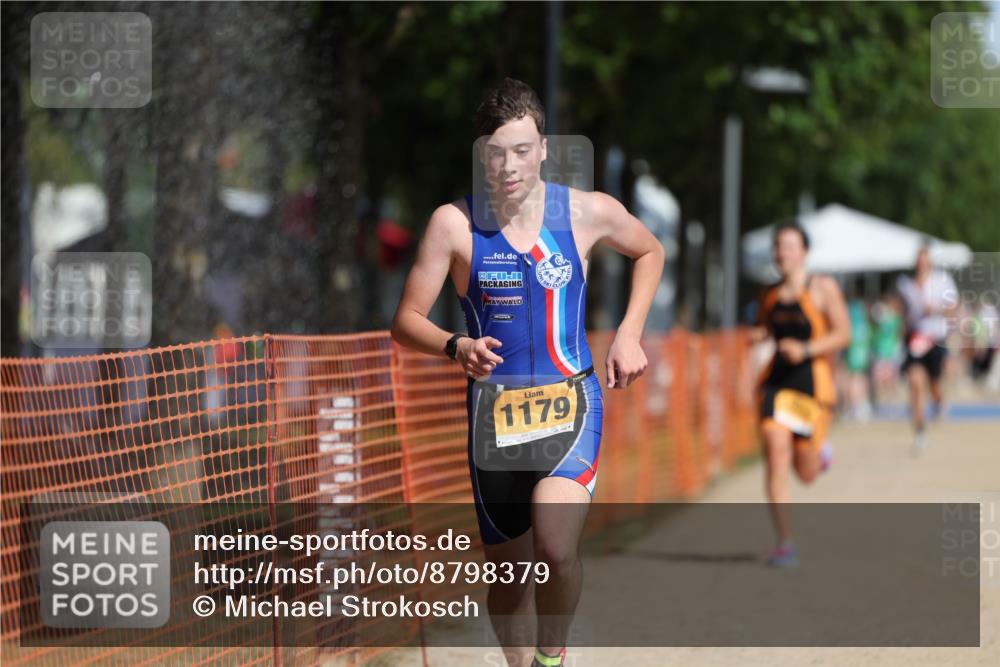 07.09.2025 - 19. Norderstedt Triathlon Michael Strokosch http://msf.ph/oto/8798379 07.09.2025 11:57:53 Laufen 300, 1179, 1211 meine-sportfotos.de