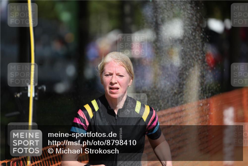 07.09.2025 - 19. Norderstedt Triathlon Michael Strokosch http://msf.ph/oto/8798410 07.09.2025 12:25:21 Laufen 299, 1327, 1367 meine-sportfotos.de