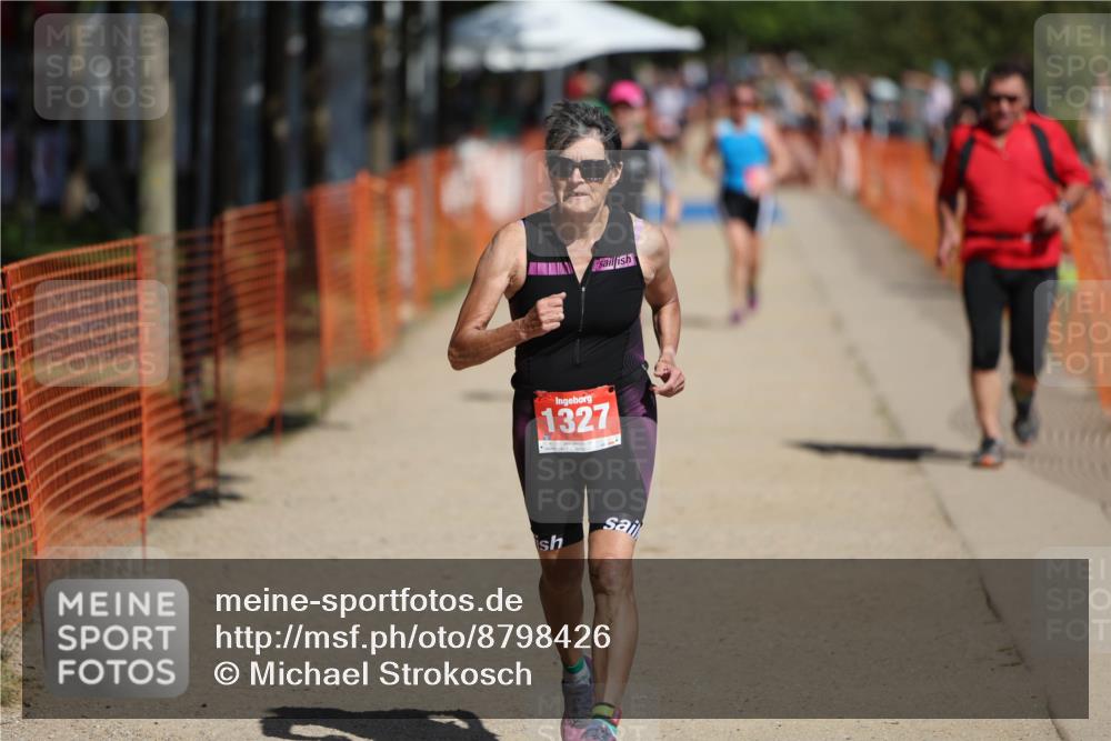 07.09.2025 - 19. Norderstedt Triathlon Michael Strokosch http://msf.ph/oto/8798426 07.09.2025 12:25:25 Laufen 136, 727, 1327 meine-sportfotos.de