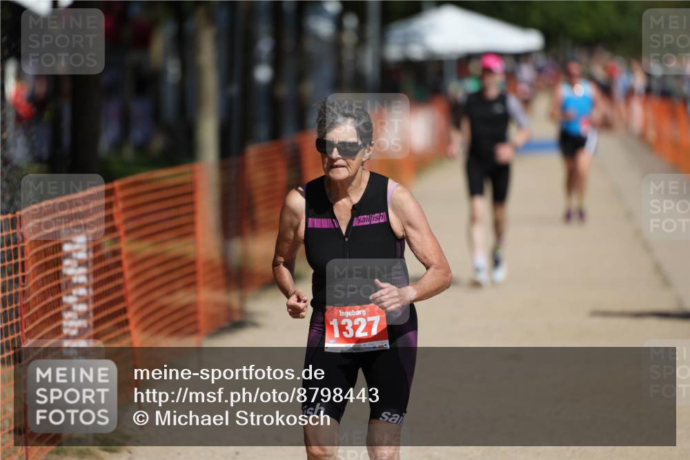 07.09.2025 - 19. Norderstedt Triathlon Michael Strokosch http://msf.ph/oto/8798443 07.09.2025 12:25:26 Laufen 136, 727, 1327 meine-sportfotos.de