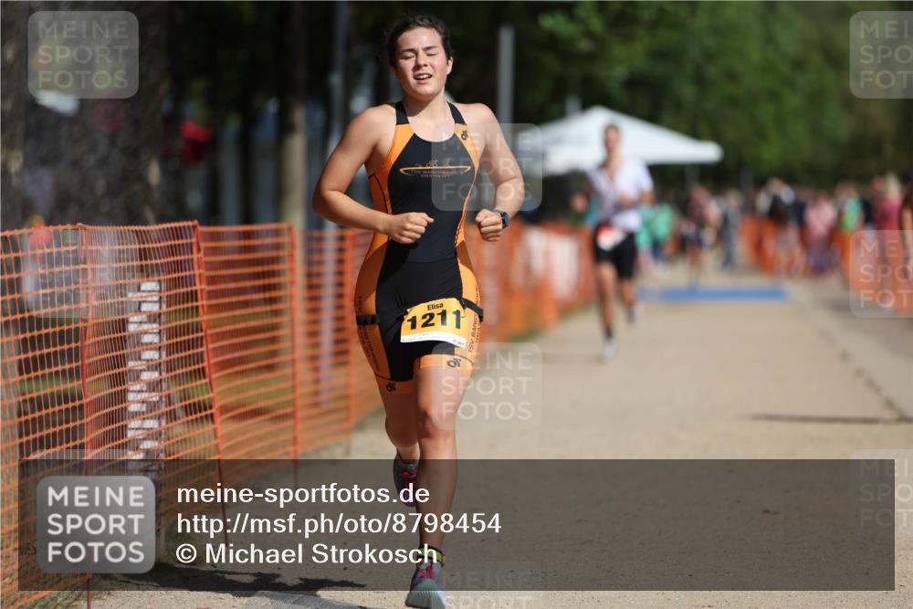 07.09.2025 - 19. Norderstedt Triathlon Michael Strokosch http://msf.ph/oto/8798454 07.09.2025 11:57:56 Laufen 300, 1179, 1211, 1219 meine-sportfotos.de