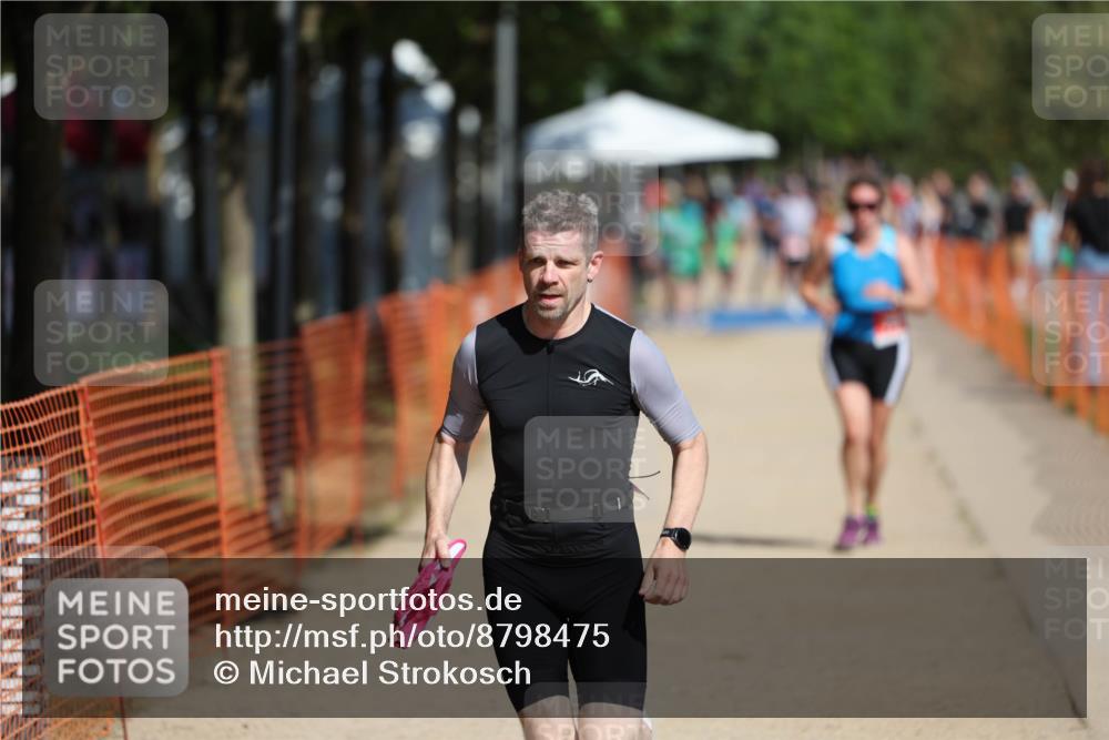 07.09.2025 - 19. Norderstedt Triathlon Michael Strokosch http://msf.ph/oto/8798475 07.09.2025 12:25:30 Laufen 136, 727, 793, 1327 meine-sportfotos.de