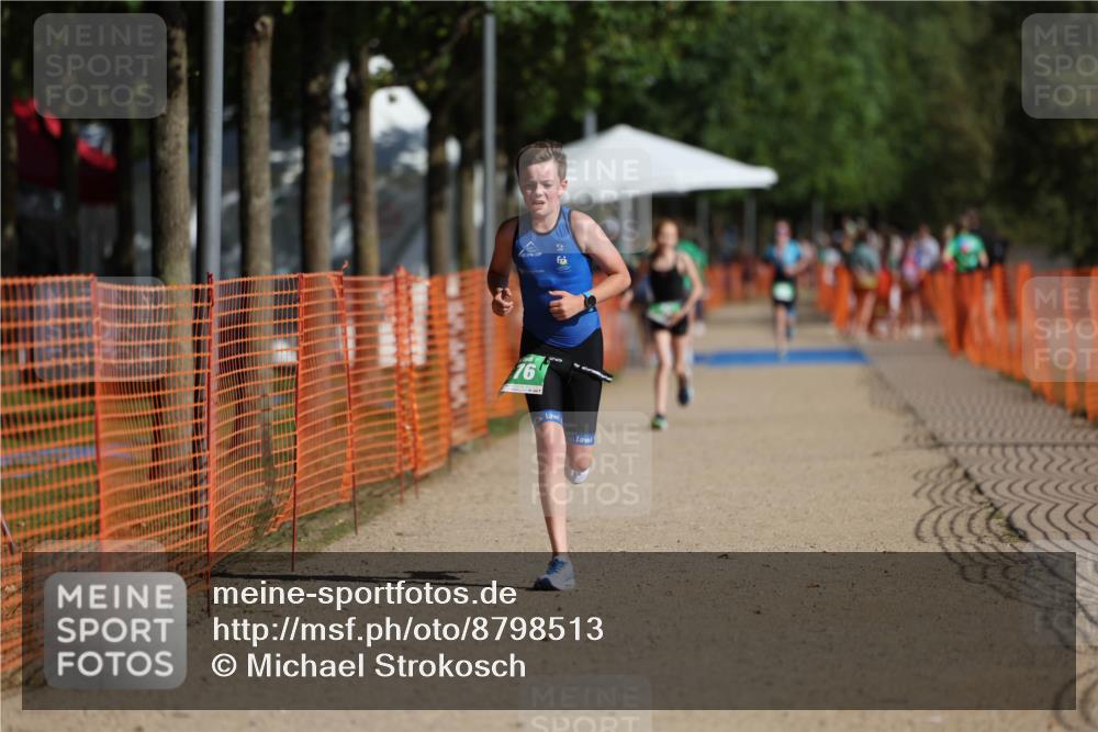 07.09.2025 - 19. Norderstedt Triathlon Michael Strokosch http://msf.ph/oto/8798513 07.09.2025 10:54:51 Laufen 676, 678 meine-sportfotos.de