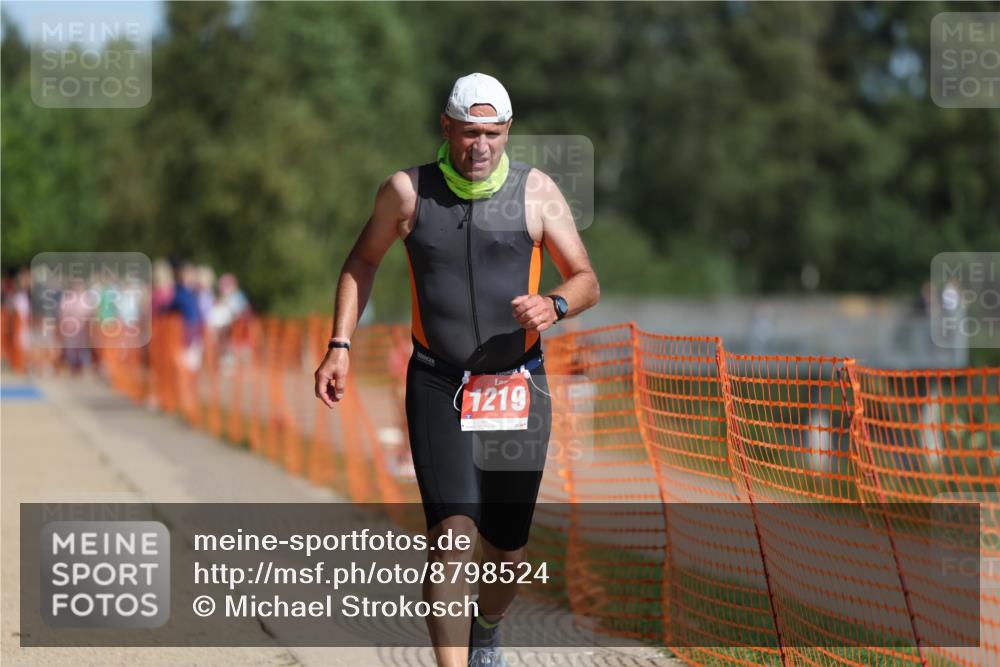 07.09.2025 - 19. Norderstedt Triathlon Michael Strokosch http://msf.ph/oto/8798524 07.09.2025 11:58:01 Laufen 276, 1211, 1219 meine-sportfotos.de
