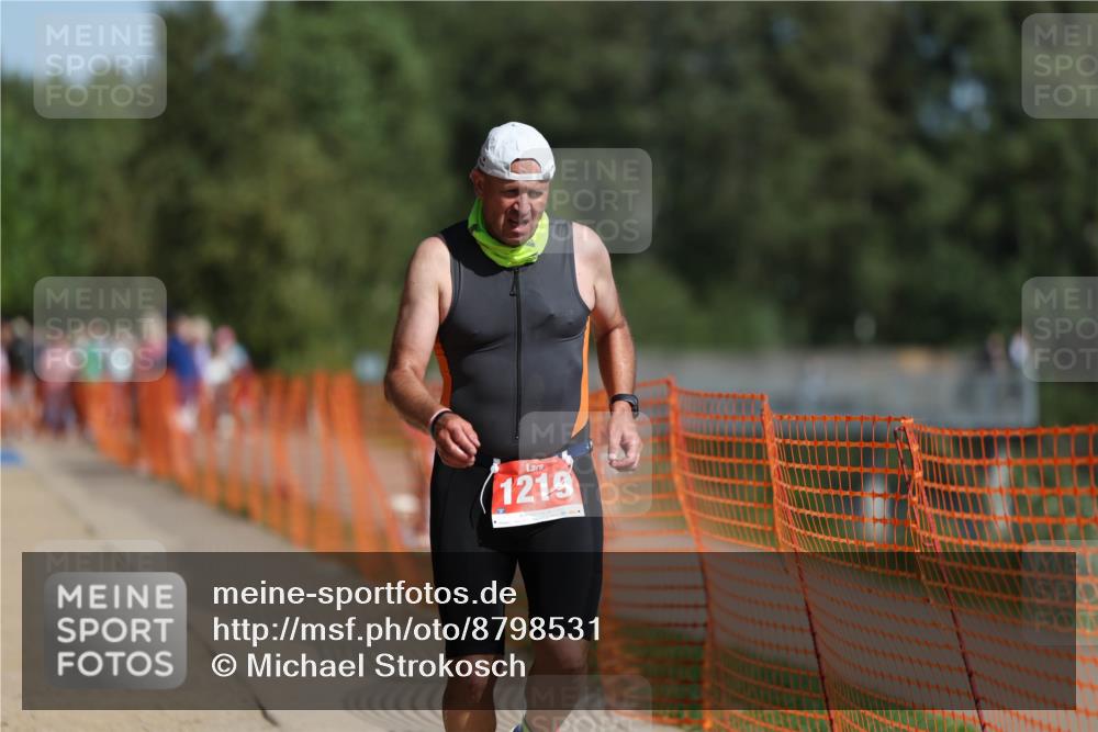 07.09.2025 - 19. Norderstedt Triathlon Michael Strokosch http://msf.ph/oto/8798531 07.09.2025 11:58:01 Laufen 276, 1211, 1219 meine-sportfotos.de