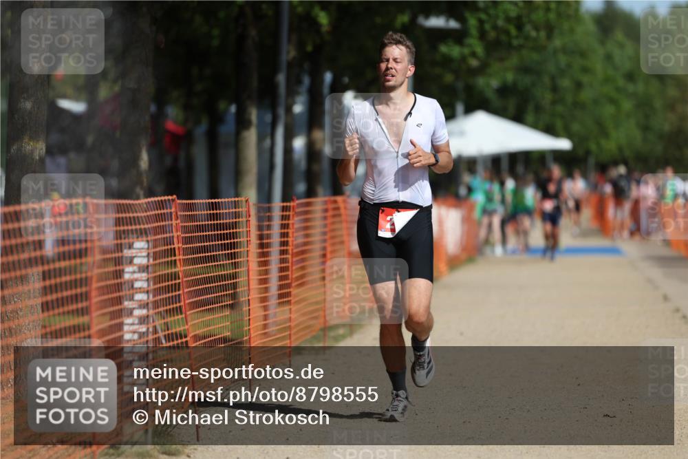 07.09.2025 - 19. Norderstedt Triathlon Michael Strokosch http://msf.ph/oto/8798555 07.09.2025 11:58:03 Laufen 276, 1219 meine-sportfotos.de