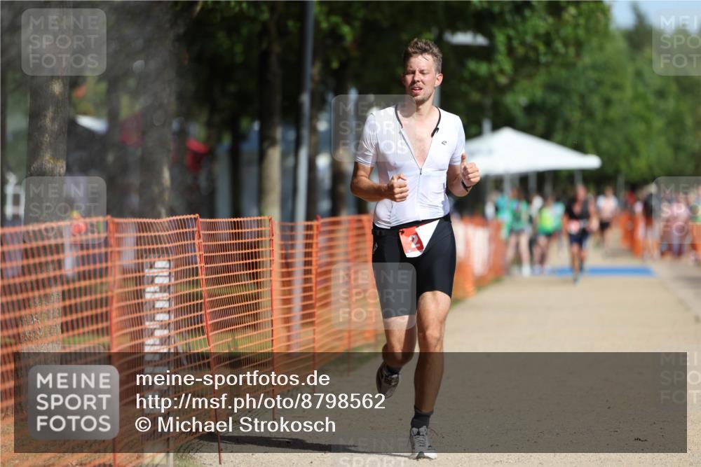 07.09.2025 - 19. Norderstedt Triathlon Michael Strokosch http://msf.ph/oto/8798562 07.09.2025 11:58:03 Laufen 276, 1219 meine-sportfotos.de
