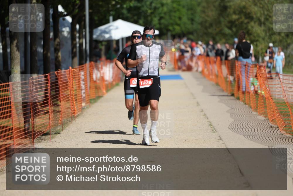 07.09.2025 - 19. Norderstedt Triathlon Michael Strokosch http://msf.ph/oto/8798586 07.09.2025 12:25:46 Laufen 824, 1378 meine-sportfotos.de