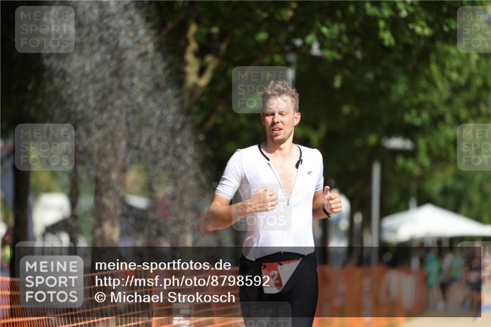 07.09.2025 - 19. Norderstedt Triathlon Michael Strokosch http://msf.ph/oto/8798592 07.09.2025 11:58:05 Laufen 276, 1219 meine-sportfotos.de