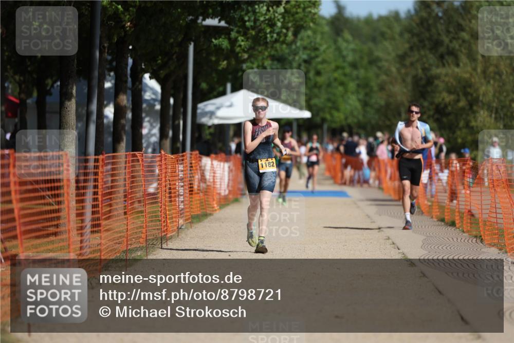 07.09.2025 - 19. Norderstedt Triathlon Michael Strokosch http://msf.ph/oto/8798721 07.09.2025 11:58:19 Laufen 185, 1182, 1279 meine-sportfotos.de