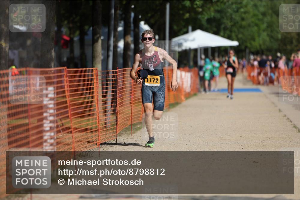 07.09.2025 - 19. Norderstedt Triathlon Michael Strokosch http://msf.ph/oto/8798812 07.09.2025 11:58:27 Laufen 185, 1172, 1182 meine-sportfotos.de