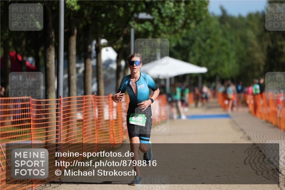 07.09.2025 - 19. Norderstedt Triathlon Michael Strokosch http://msf.ph/oto/8798816 07.09.2025 10:55:07 Laufen 685 meine-sportfotos.de