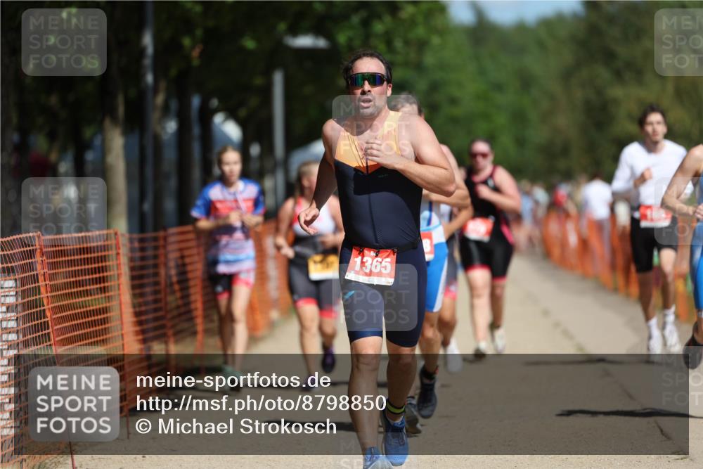 07.09.2025 - 19. Norderstedt Triathlon Michael Strokosch http://msf.ph/oto/8798850 07.09.2025 12:28:29 Laufen 165, 278, 1197, 1249, 1348, 1365 meine-sportfotos.de