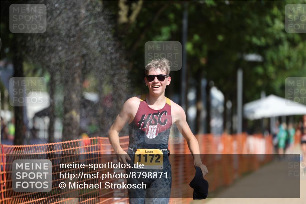 07.09.2025 - 19. Norderstedt Triathlon Michael Strokosch http://msf.ph/oto/8798871 07.09.2025 11:58:30 Laufen 185, 1172, 1182 meine-sportfotos.de