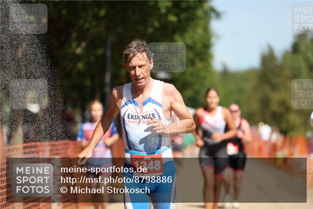 07.09.2025 - 19. Norderstedt Triathlon Michael Strokosch http://msf.ph/oto/8798886 07.09.2025 12:28:32 Laufen 165, 278, 736, 1197, 1249, 1348, 1365 meine-sportfotos.de