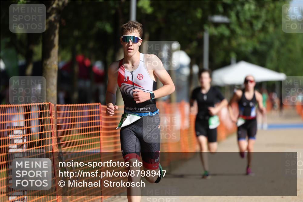 07.09.2025 - 19. Norderstedt Triathlon Michael Strokosch http://msf.ph/oto/8798947 07.09.2025 10:55:33 Laufen 637, 661, 680 meine-sportfotos.de
