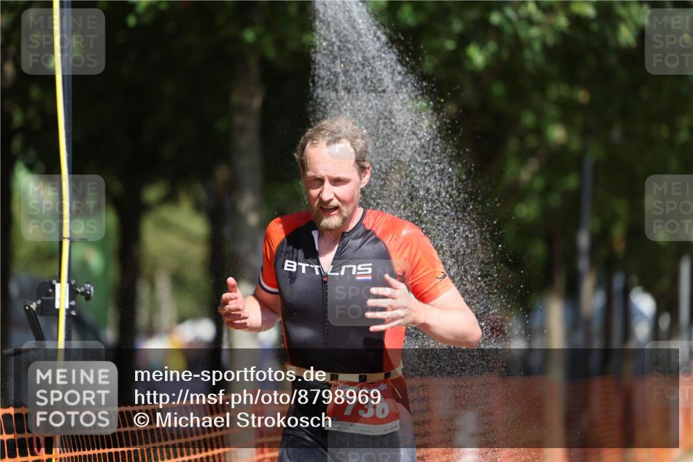 07.09.2025 - 19. Norderstedt Triathlon Michael Strokosch http://msf.ph/oto/8798969 07.09.2025 12:28:41 Laufen 736 meine-sportfotos.de