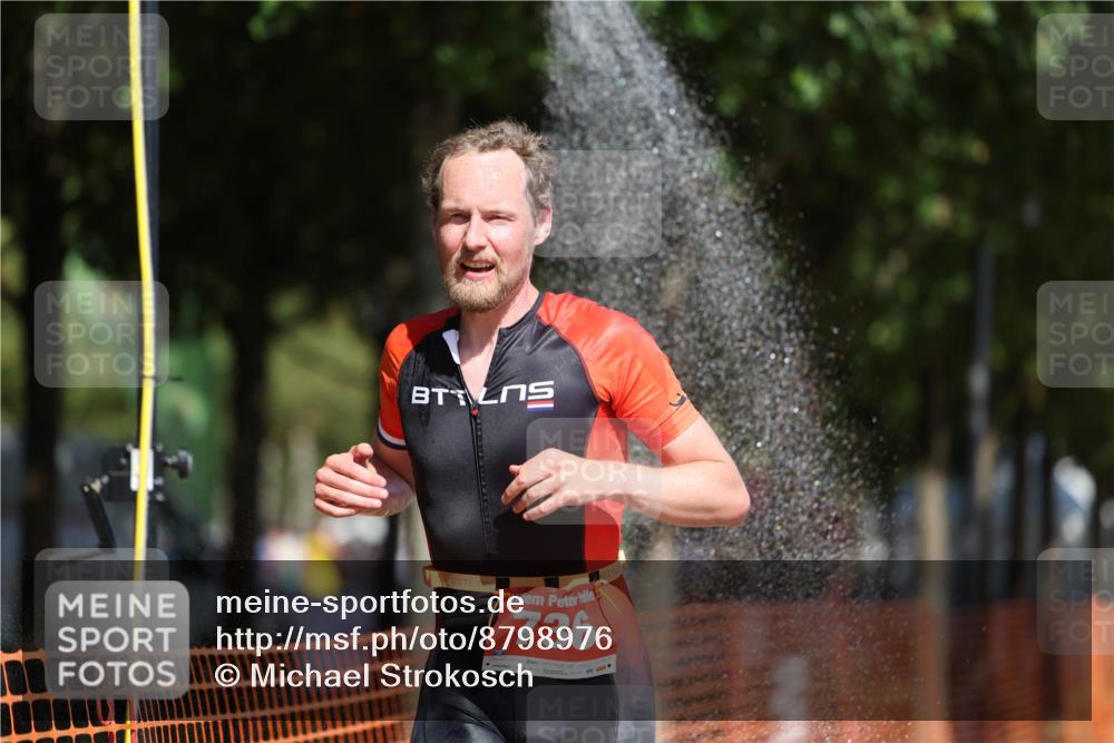 07.09.2025 - 19. Norderstedt Triathlon Michael Strokosch http://msf.ph/oto/8798976 07.09.2025 12:28:41 Laufen 736 meine-sportfotos.de