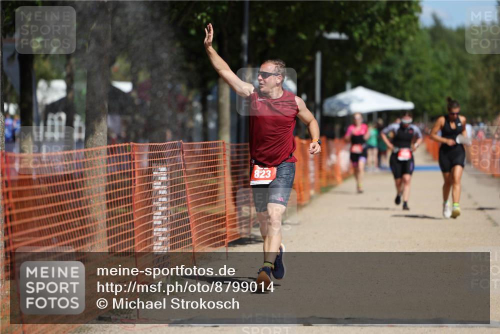 07.09.2025 - 19. Norderstedt Triathlon Michael Strokosch http://msf.ph/oto/8799014 07.09.2025 12:28:53 Laufen 267, 823, 1358 meine-sportfotos.de