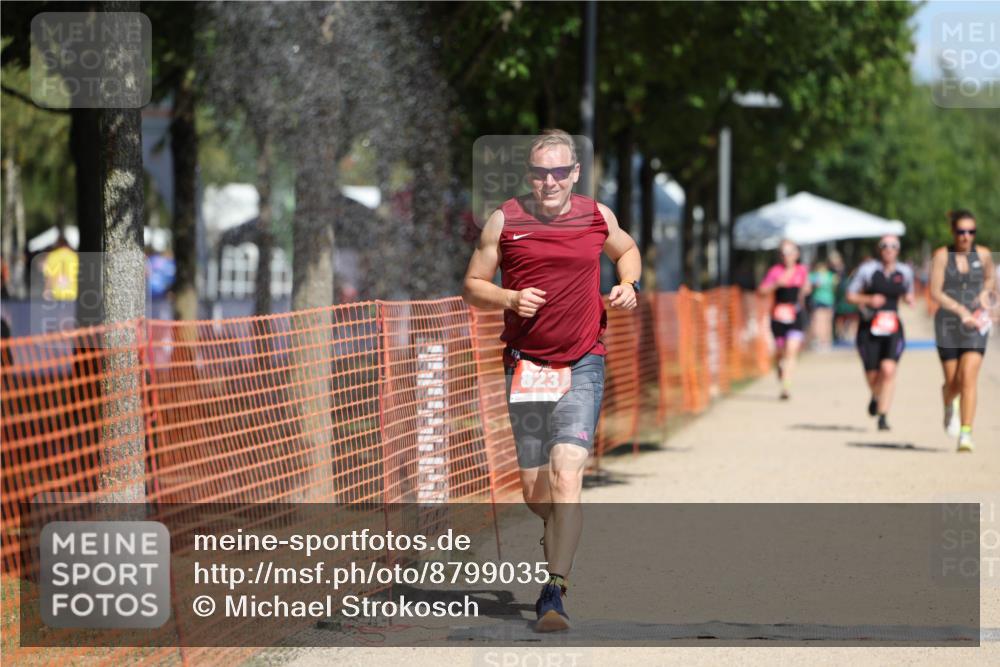 07.09.2025 - 19. Norderstedt Triathlon Michael Strokosch http://msf.ph/oto/8799035 07.09.2025 12:28:53 Laufen 267, 823, 1358 meine-sportfotos.de