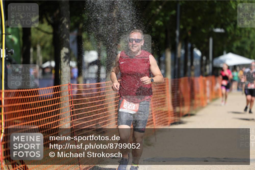 07.09.2025 - 19. Norderstedt Triathlon Michael Strokosch http://msf.ph/oto/8799052 07.09.2025 12:28:54 Laufen 184, 267, 823, 1358 meine-sportfotos.de