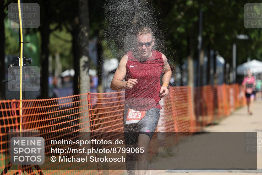 07.09.2025 - 19. Norderstedt Triathlon Michael Strokosch http://msf.ph/oto/8799065 07.09.2025 12:28:55 Laufen 155, 184, 267, 823, 1358 meine-sportfotos.de
