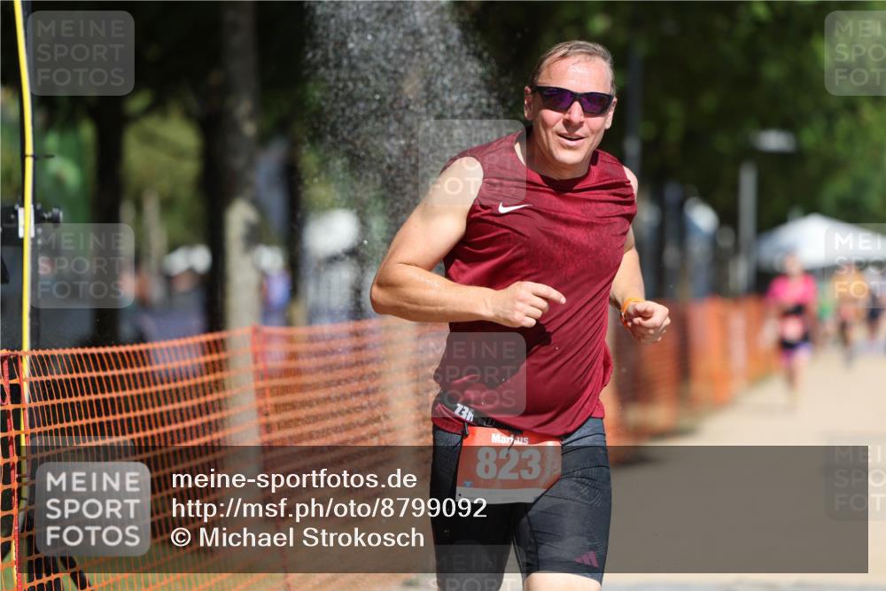 07.09.2025 - 19. Norderstedt Triathlon Michael Strokosch http://msf.ph/oto/8799092 07.09.2025 12:28:55 Laufen 155, 184, 267, 823, 1358 meine-sportfotos.de