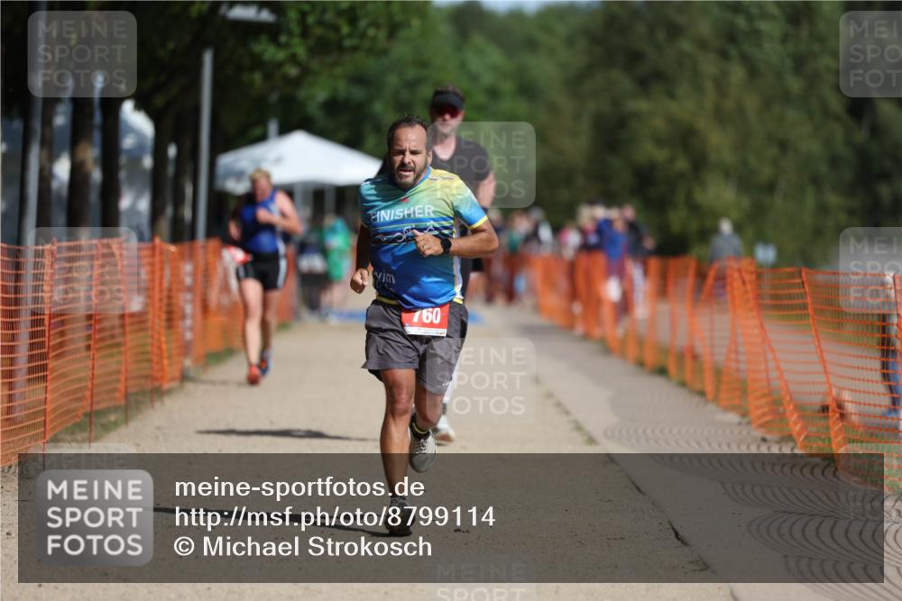 07.09.2025 - 19. Norderstedt Triathlon Michael Strokosch http://msf.ph/oto/8799114 07.09.2025 11:59:10 Laufen 281, 760 meine-sportfotos.de