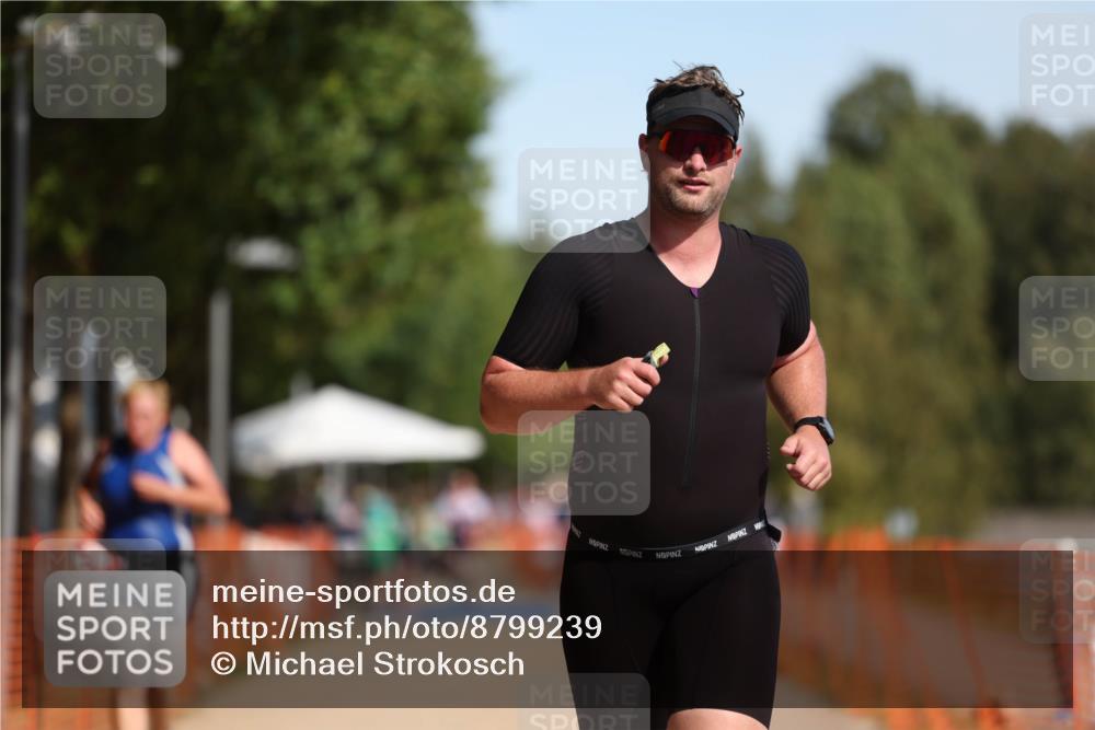 07.09.2025 - 19. Norderstedt Triathlon Michael Strokosch http://msf.ph/oto/8799239 07.09.2025 11:59:15 Laufen 229, 281, 760 meine-sportfotos.de