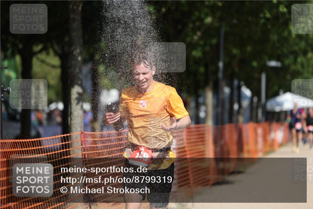 07.09.2025 - 19. Norderstedt Triathlon Michael Strokosch http://msf.ph/oto/8799319 07.09.2025 12:29:08 Laufen 149 meine-sportfotos.de