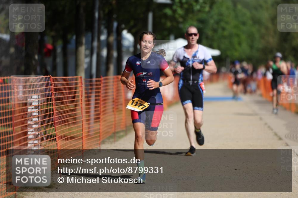 07.09.2025 - 19. Norderstedt Triathlon Michael Strokosch http://msf.ph/oto/8799331 07.09.2025 11:59:34 Laufen 296, 1177 meine-sportfotos.de
