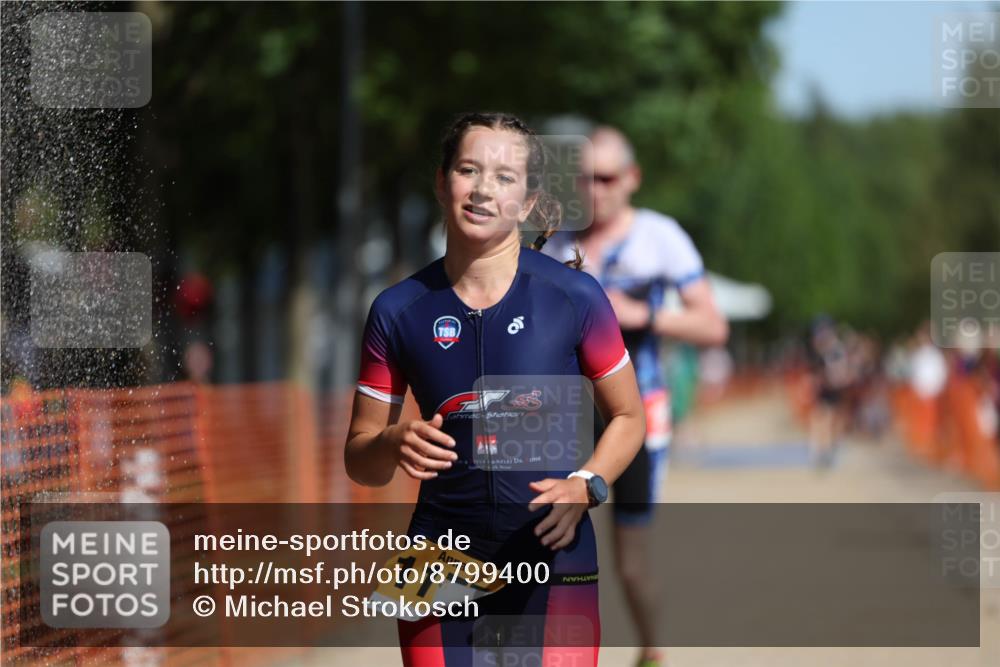 07.09.2025 - 19. Norderstedt Triathlon Michael Strokosch http://msf.ph/oto/8799400 07.09.2025 11:59:36 Laufen 296, 1177, 1383 meine-sportfotos.de